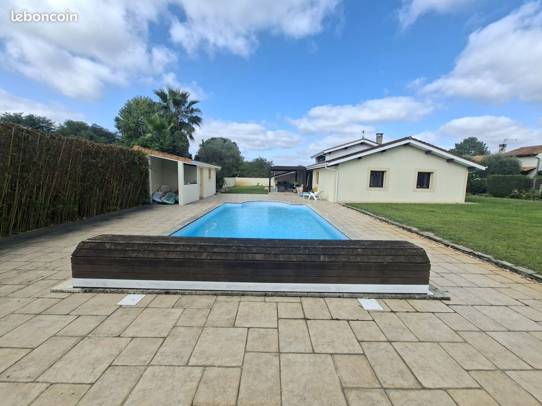 Maison 6 pièces 205 m² · à Saint-Médard-en-Jalles · 205 m² · 880 000 €