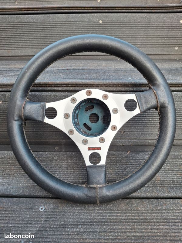 Volant sport (image 1)