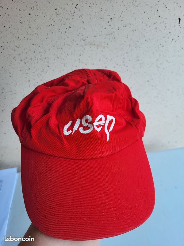 Casquette rouge (image 1)