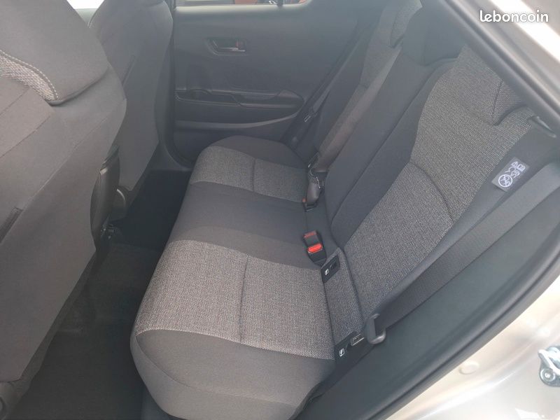 Toyota C-HR HYBRIDE 140 GRAPHIC MY26 GR (image 18)