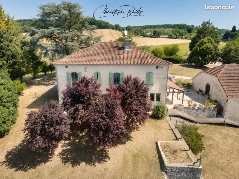 Propriété 11 pièces 310 m² (image 1)
