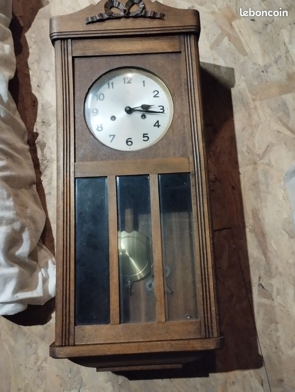 Horloge murale ancienne (image 1)