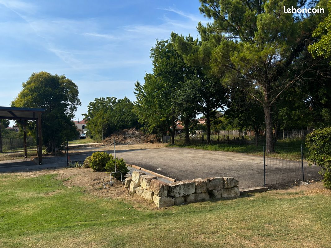 Terrain non constructible · à Le Passage · 10 000 €