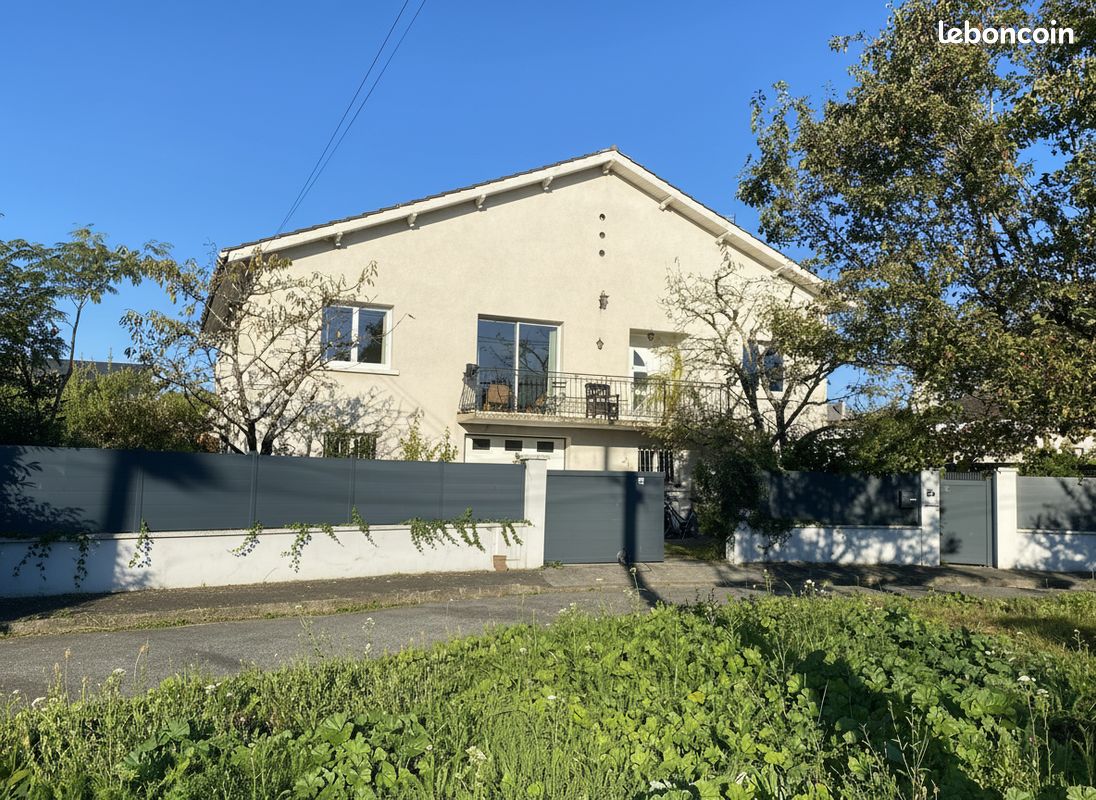 Maison 8 pièces 260 m² · à Pau · 260 m² · 425 000 €