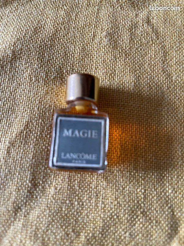 Miniature De Parfum Magie De Lancôme - Flacon Vintage Plein - 5 Ml - Très Rare - Neuf