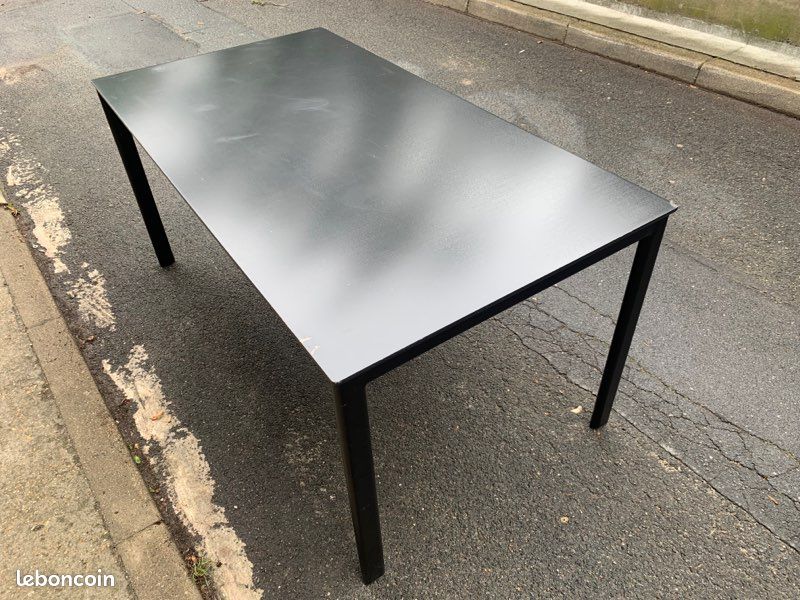 Table IKEA (image 1)
