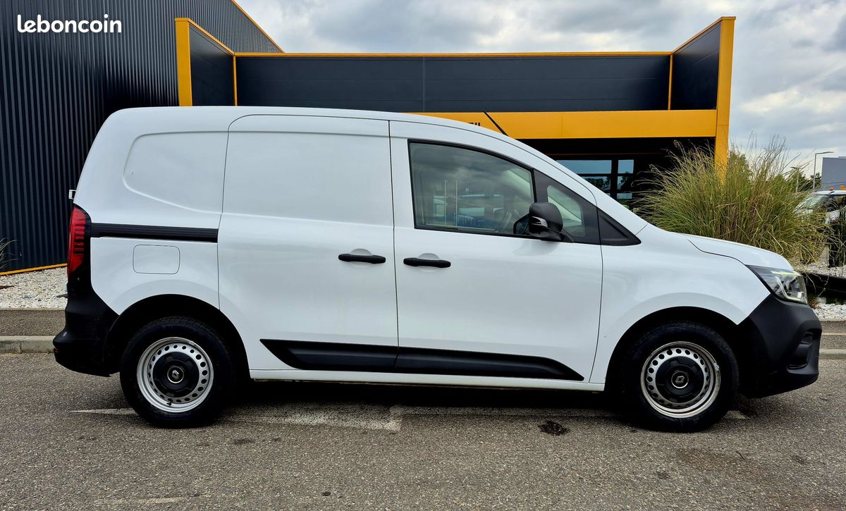 Renault kangoo grand confort 1.5 dci 95 ch 2023 (image 4)