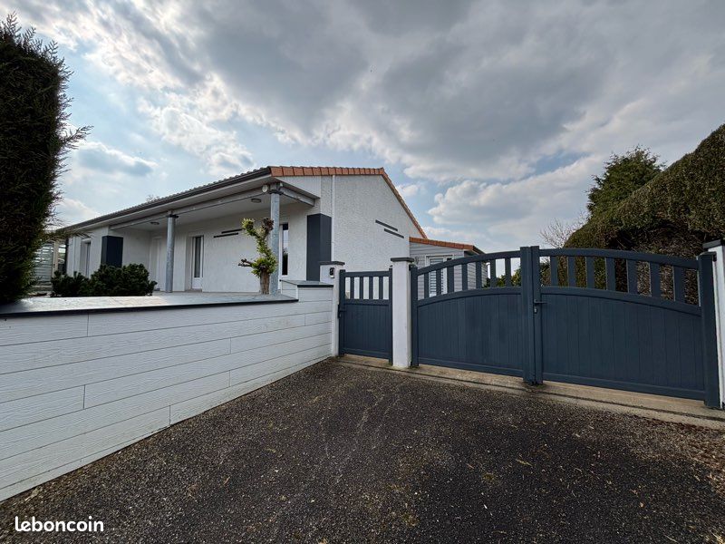 Maison 6 pièces 260 m² · à Sauzé-Entre-Bois · 260 m² · 295 000 €