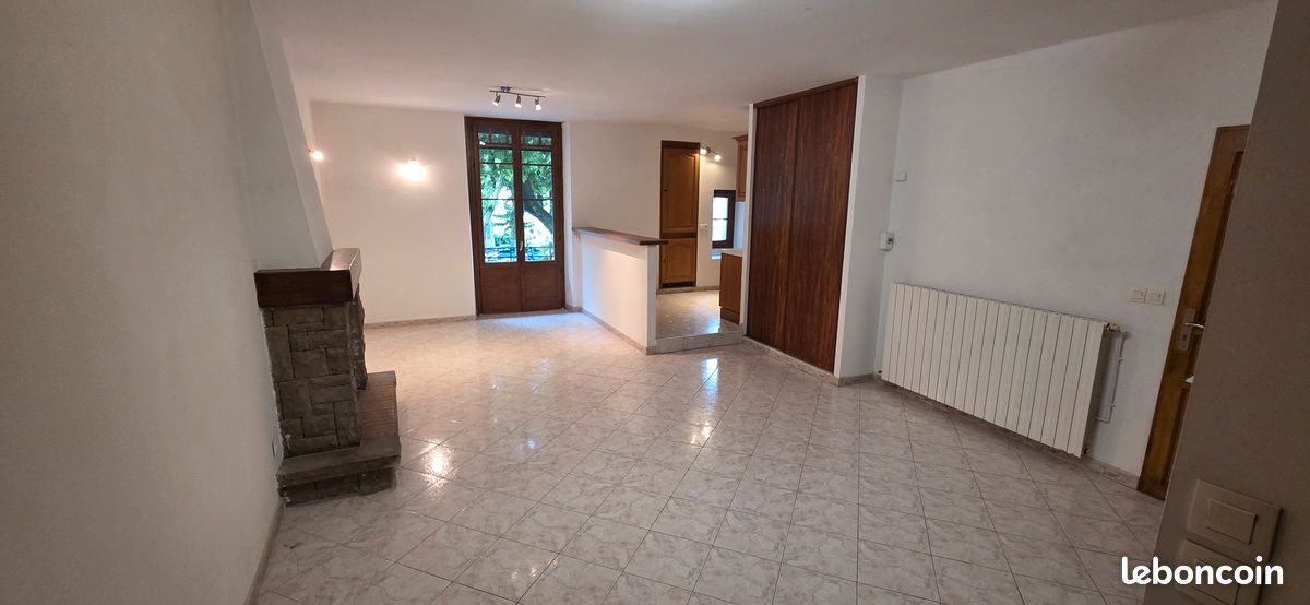 Appartement 3 pièces 80 m² · à Sumène · 80 m² · 600 €