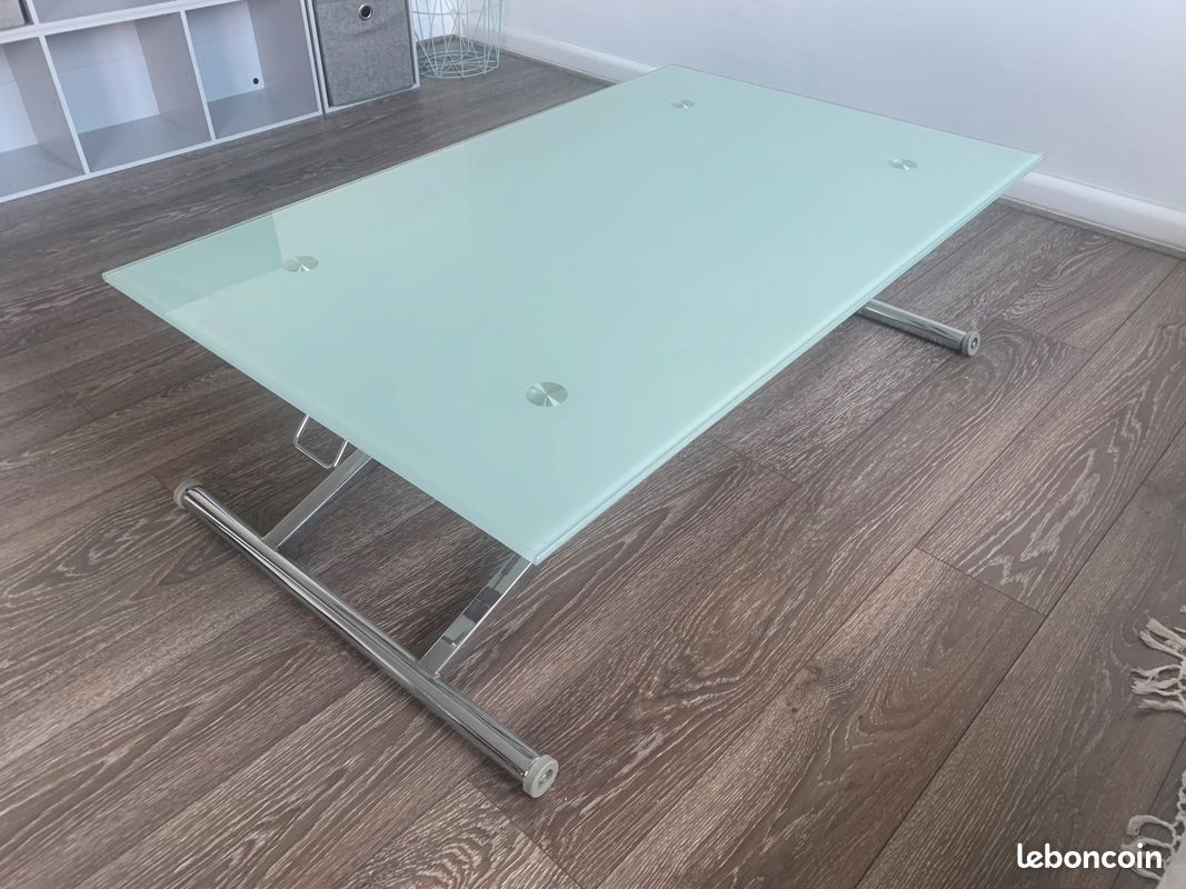Table en verre (image 1)
