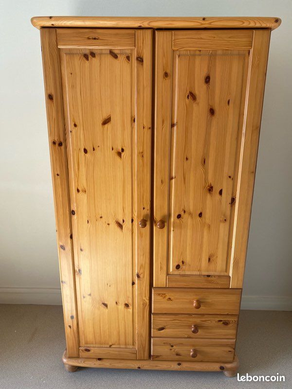 Armoire pin massif (image 1)