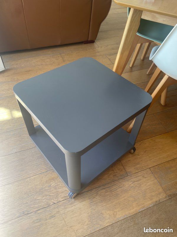 Table basse IKEA grise (image 1)