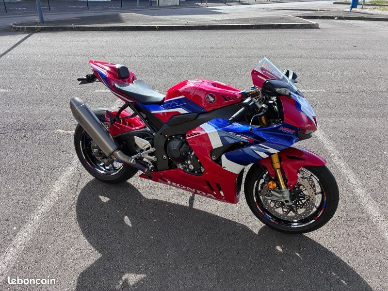 Honda 1000 CBR RR SP (image 2)
