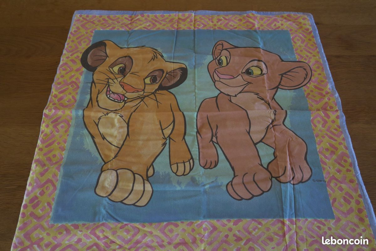 Parure drap +housse de couette + 2 taies Le roi Lion (image 1)
