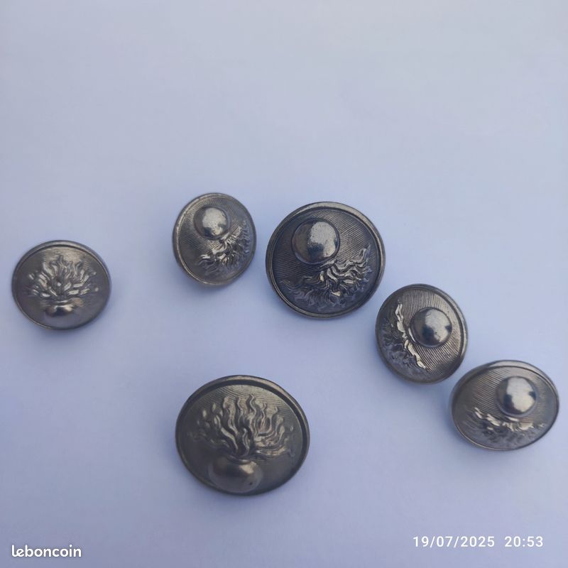 Boutons gendarmerie (image 2)