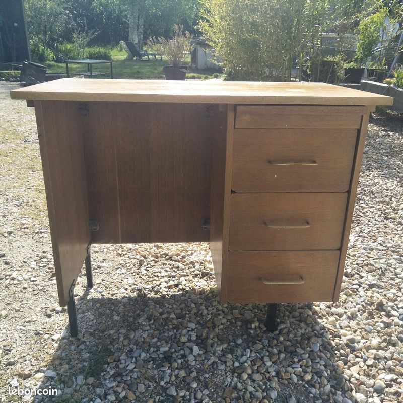 Bureau en bois (image 1)