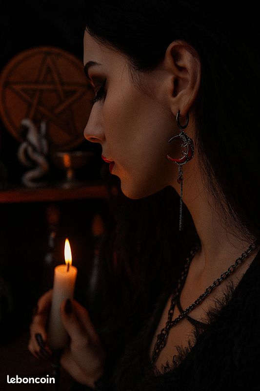 Boucles D'oreilles Pendantes Femme - Noires Et Doré Bronze - Roses En Satin - Gothique