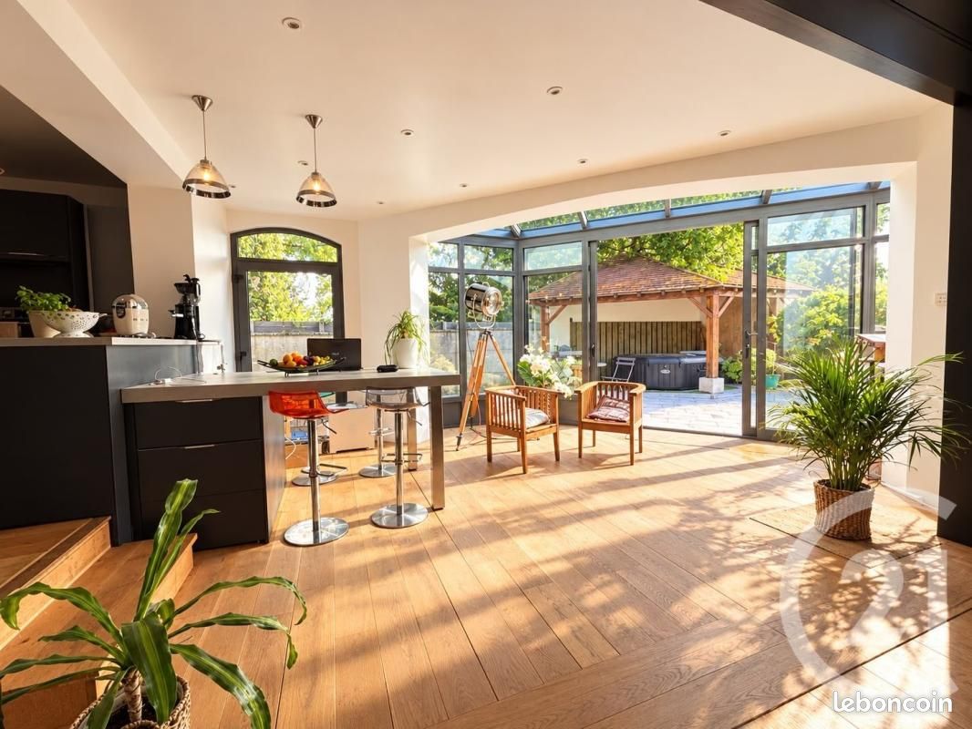 Maison 7 pièces 223 m² · à Éragny-sur-Oise · 223 m² · 635 000 €
