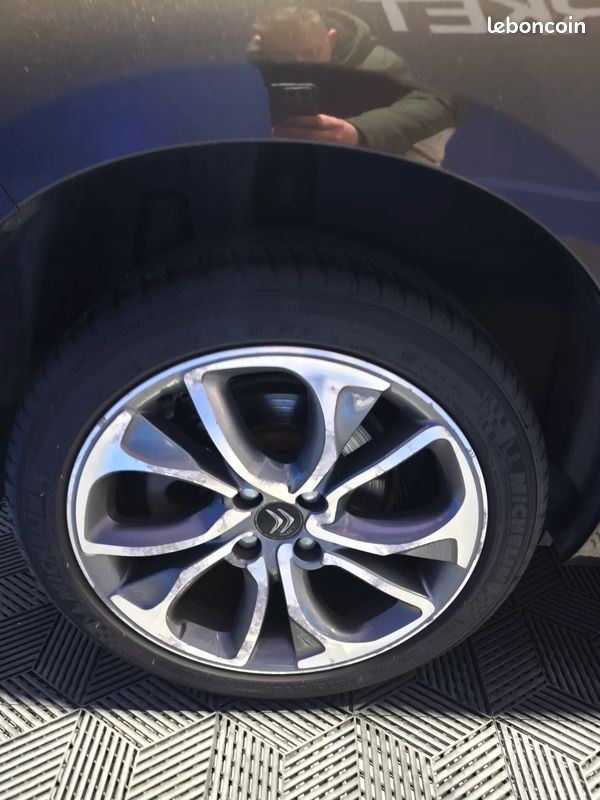 CITROEN DS4 1.6 200ch Sport Chic - 2012 - 104001 km - Faible kilométrage (image 30)