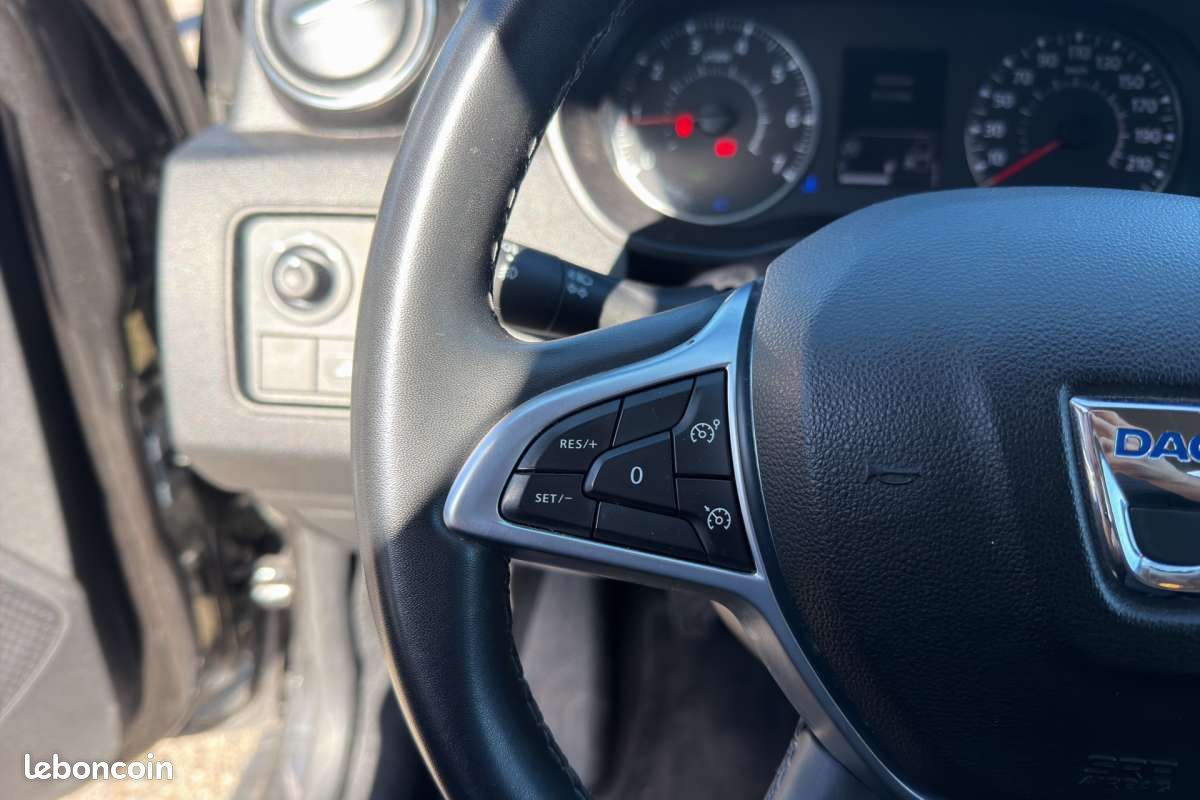 Dacia Duster 1.5 DCI 115 4X4 PRESTIGE (image 8)