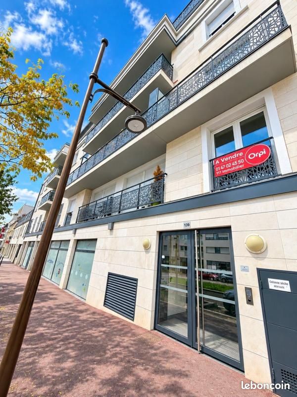 Appartement 2 pièces 43 m² · à Châtenay-Malabry · 43 m² · 240 000 €