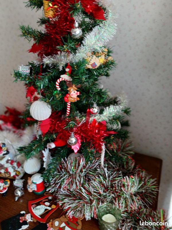 Sapin + decorations de noel rouge / blanc (image 1)