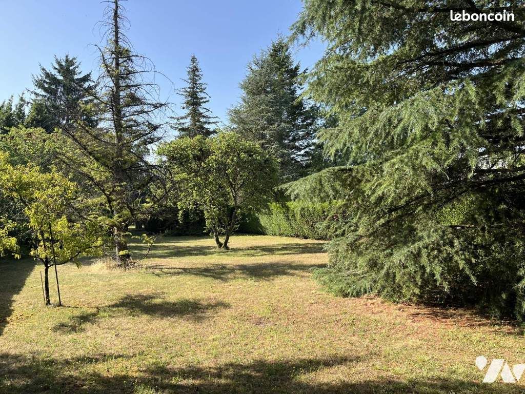 Terrain 1140 m² · à Loches · 1 140 m² · 84 100 €