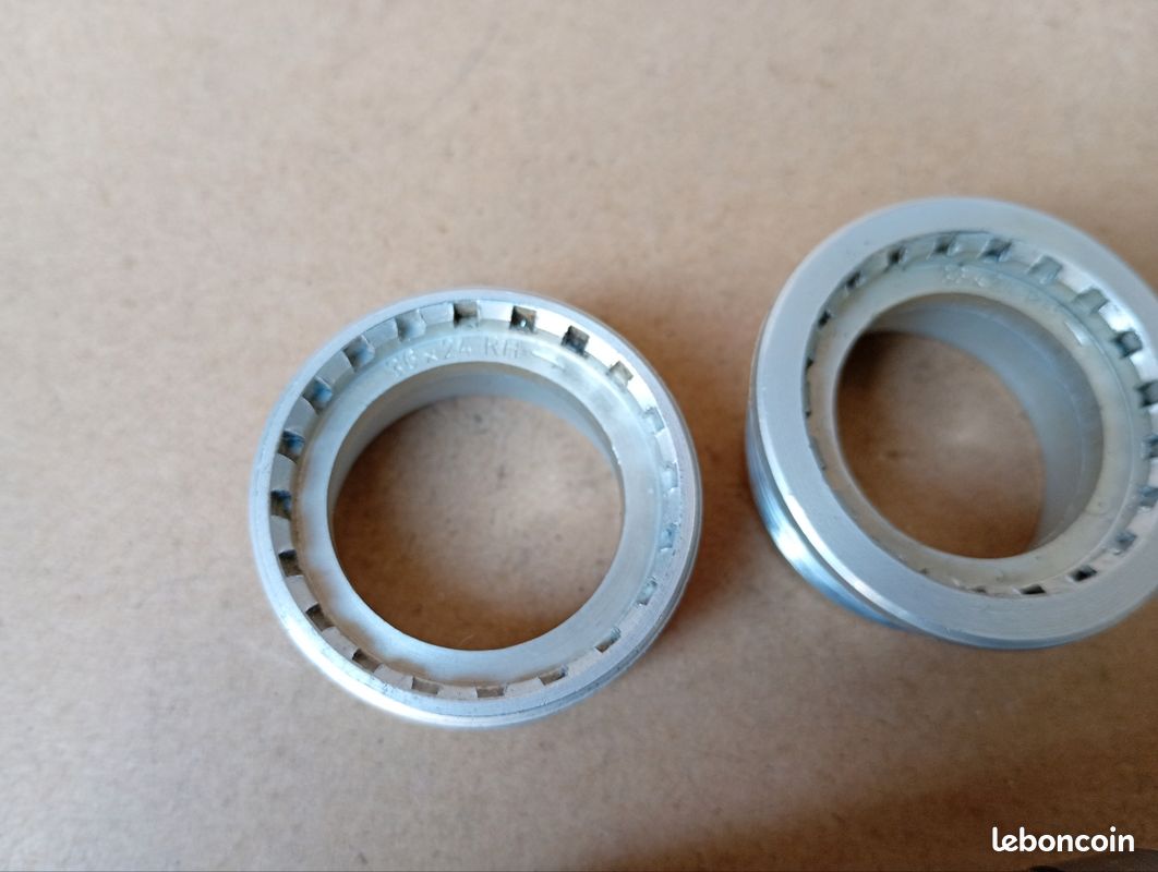 Boîtier de pédalier Stronglight JP 400 4 points JIS 127 mm BSC boîtier