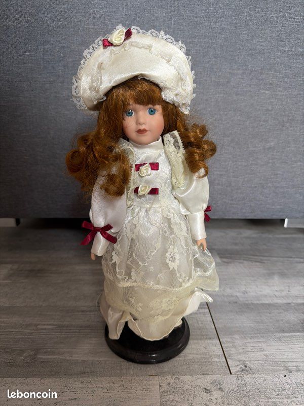 Poupée porcelaine mariée (image 1)