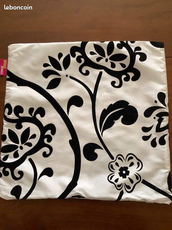 Housse de coussin carré 45 x 45 cm (image 1)