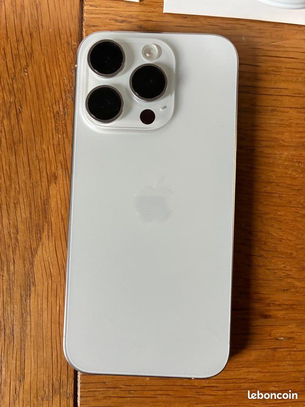 I-Phone 15 Pro (image 3)