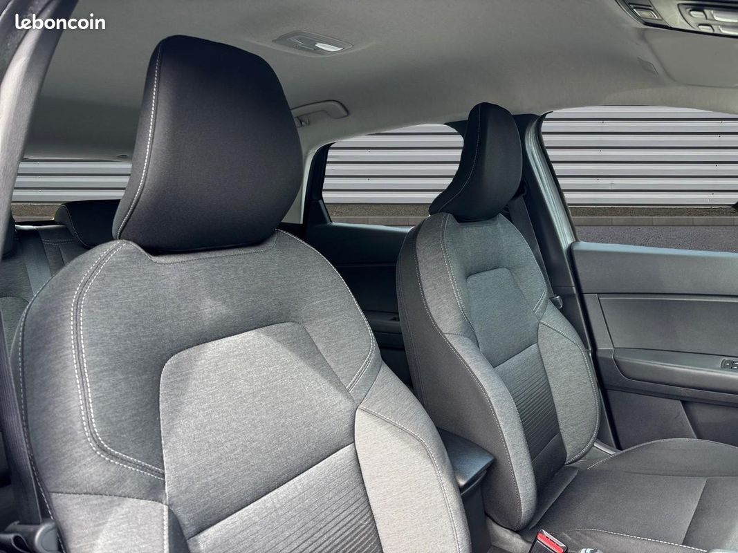 RENAULT CAPTUR 1.5 Blue dCi 115 Business (image 17)
