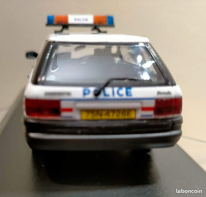 Renault 21 Nevada de 1989 ‘’Police Nationale’’ 1/43 Norev