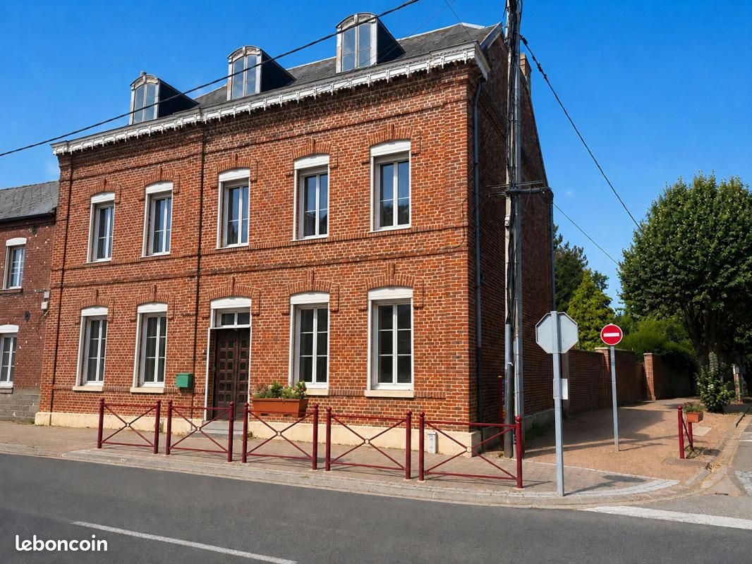 Maison 8 pièces 227 m² · à Beauvois-en-Cambrésis · 227 m² · 189 000 €