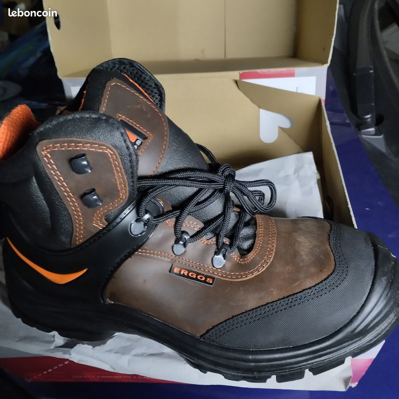 Chaussures de sécurité (taille44) Neuves (image 3)