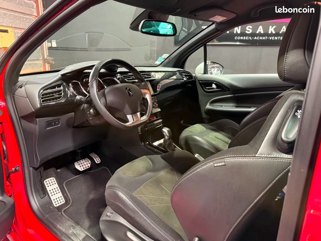 DS DS 3 1.2 110 cv Sport Chic / BOITE AUTOMATIQUE / DISTRIBUTION OK / SIÈGES CHAUFFANTS / BLUETOOTH (image 18)