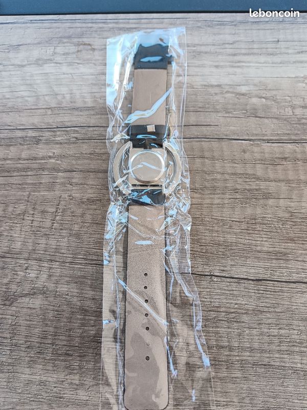 Montre femme (image 2)