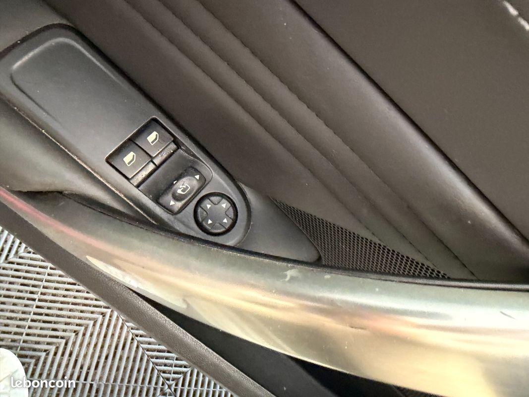 PEUGEOT RCZ 1.6 THP 155ch (image 14)