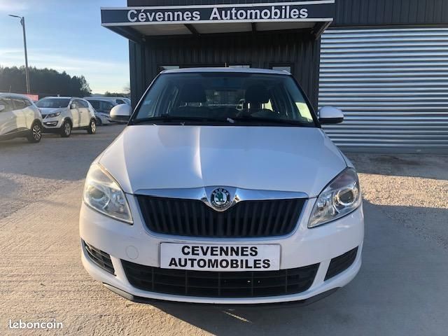 Skoda FABIA 1.2 STYLE 5 PORTES (image 8)