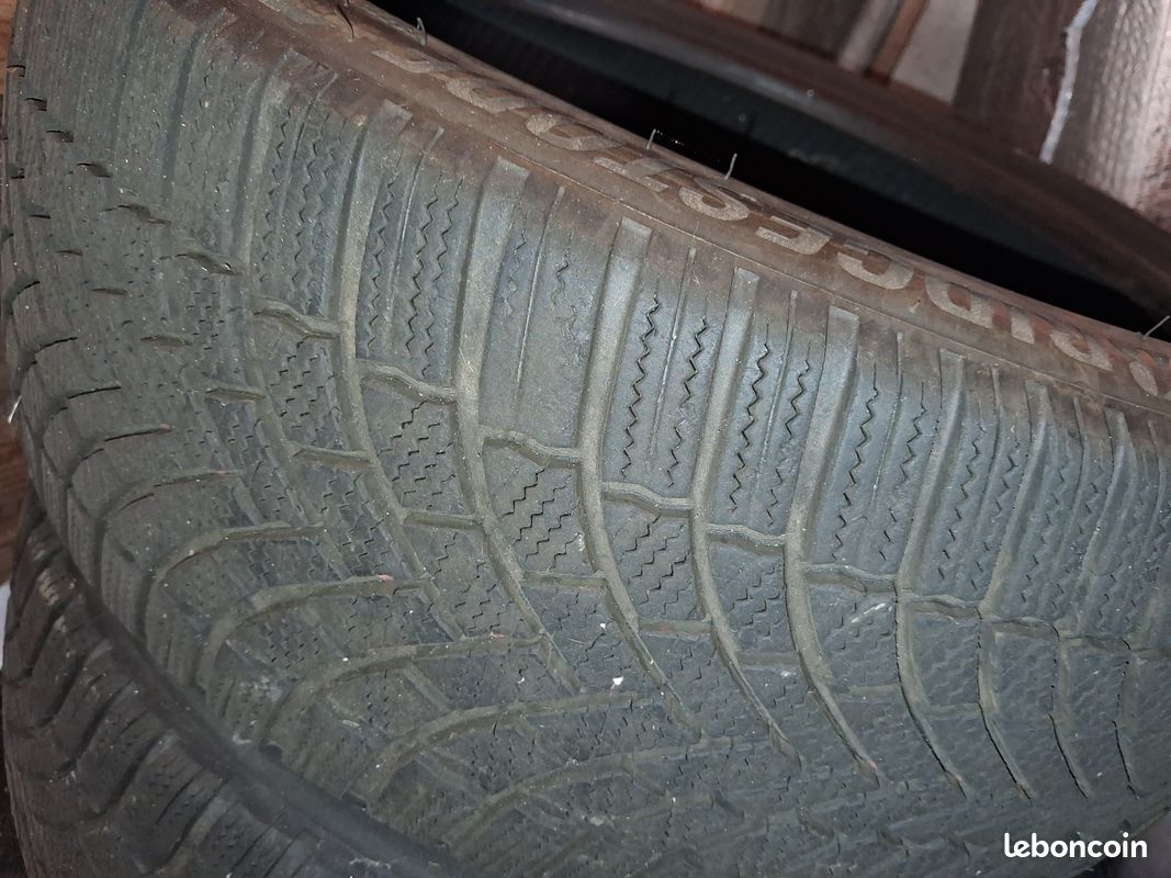 Pneu 225/45/r18 (image 2)