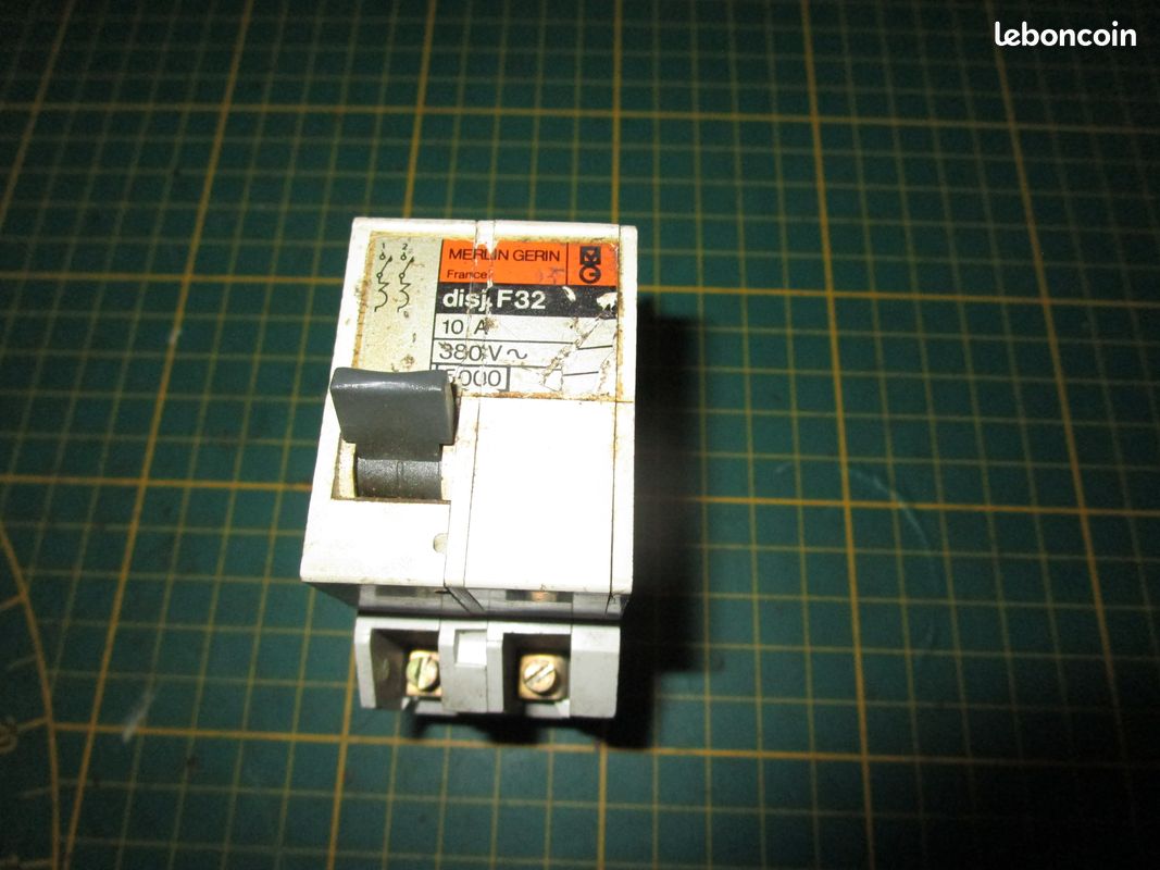 Dijoncteur 10A merlin gerin 380v (image 1)