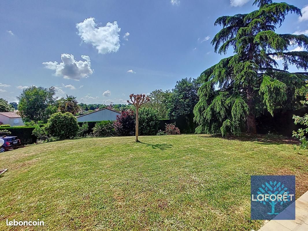 Maison 5 pièces 207 m² · à Chantonnay · 207 m² · 299 900 €