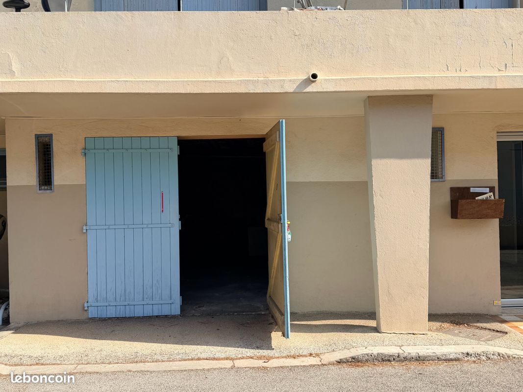 Parking 13 m² · à Toulon · 13 m² · 120 €/mois