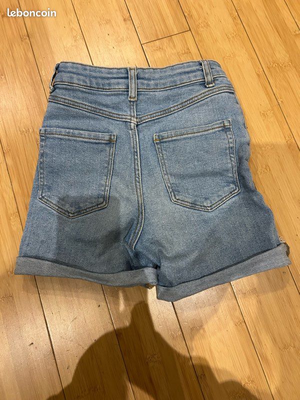 Short en jean effet push up (image 4)
