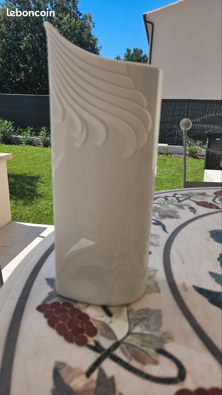 Vase totem en porcelaine blanche (image 5)