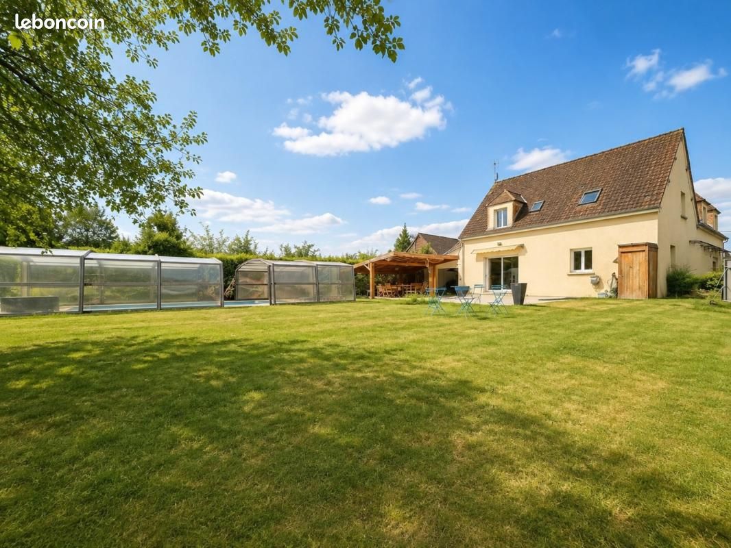 Maison 9 pièces 279 m² · à Auneuil · 279 m² · 423 000 €