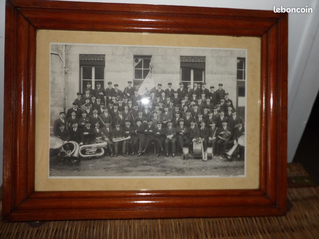 Cadre photo,Union Musicale de St Genest Lerpt ( Loire ),1925,photographe Garotti Saint-Etienne (image 1)