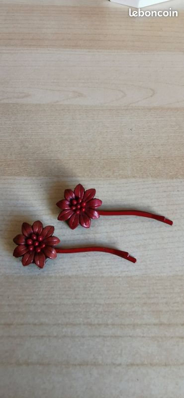 Barrettes, fleurs en cuir (image 1)
