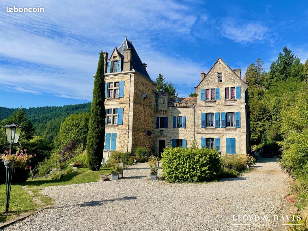 Maison 36 pièces 1000 m² · à Lamastre · 1 000 m² · 900 000 €