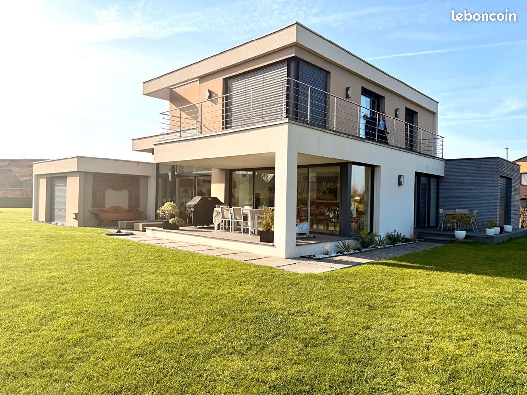 Maison 13 pièces 252 m² · à Mérignies · 252 m² · 1 240 000 €